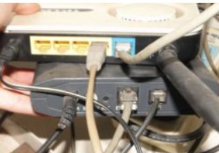 怎样从电脑上查看本机连接的路由器的密码(怎么查看自己路由器用手机连接的密码)