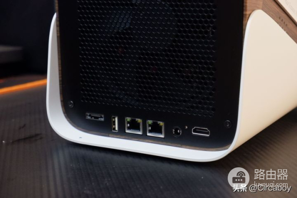 极空间Z4s体验与中兴AX5400Pro+路由器组建2.5G全网服务器