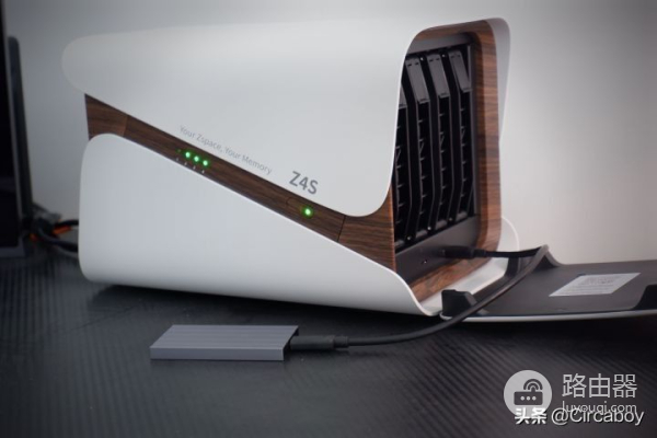 极空间Z4s体验与中兴AX5400Pro+路由器组建2.5G全网服务器