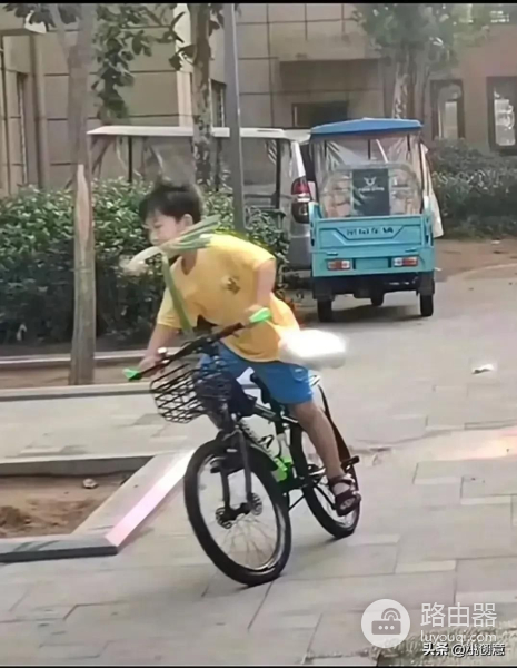 路由器输入电压范围很广9V12V改用5V