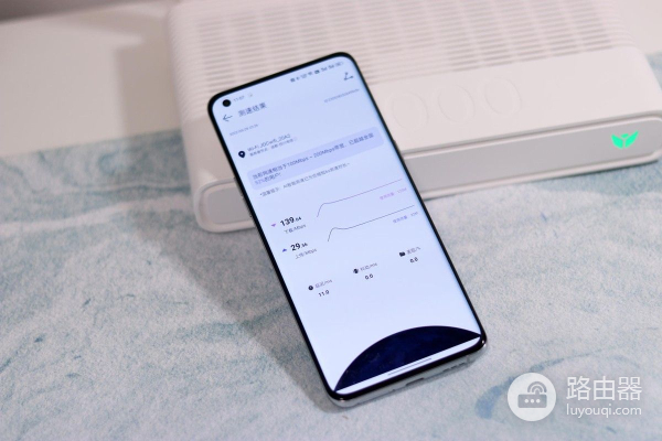 榨干运营商宽带?一款还能赚积分的路由器体验:硬件堆得也太猛了