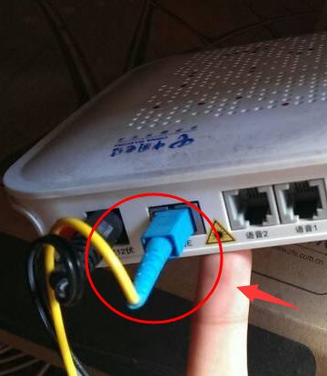 为什么我的无线路由器一直在闪红灯(无线路由器亮红灯)