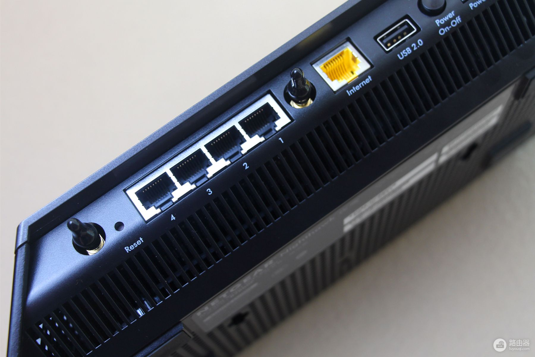 为什么说高端玩家必选这款网件路由器？WiFi信号强度、速度、穿墙、延迟等都是关注重点！