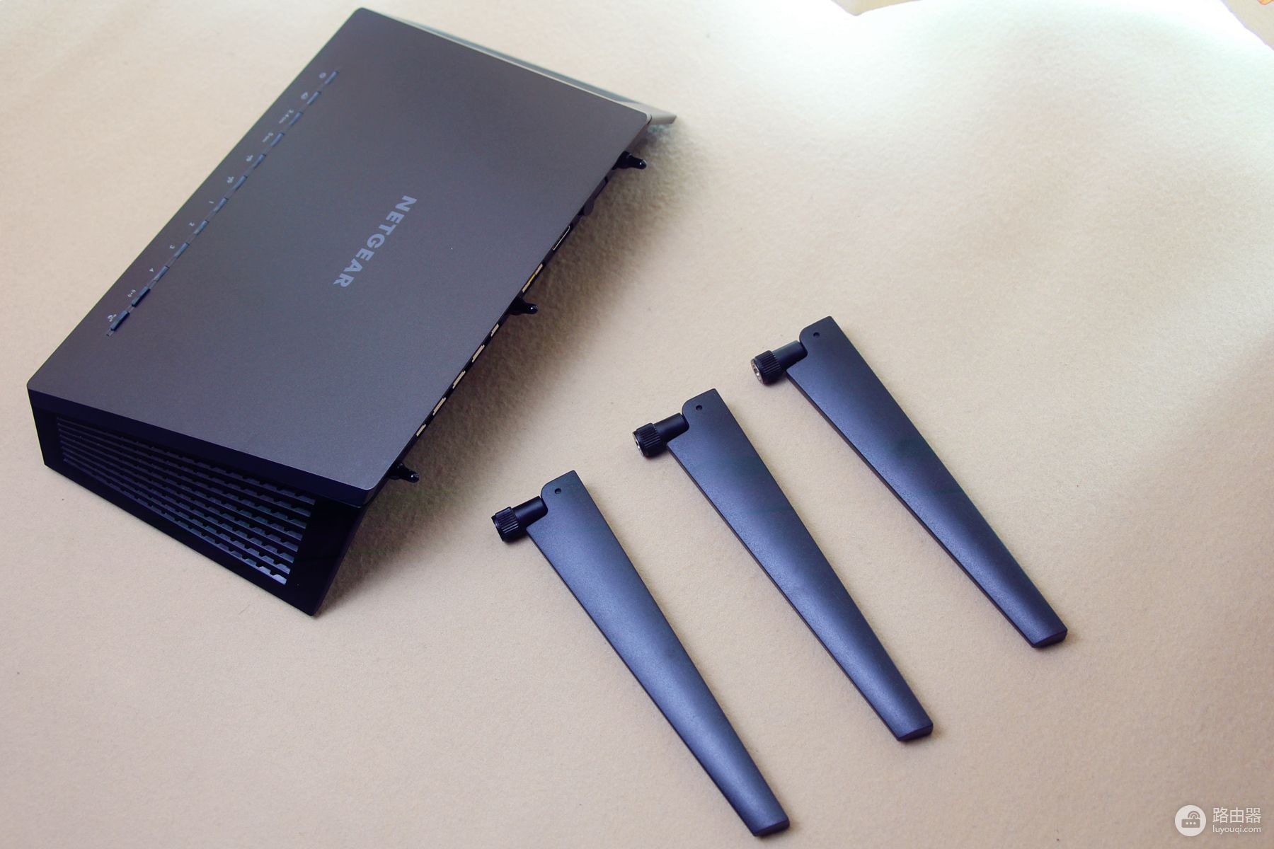 为什么说高端玩家必选这款网件路由器？WiFi信号强度、速度、穿墙、延迟等都是关注重点！