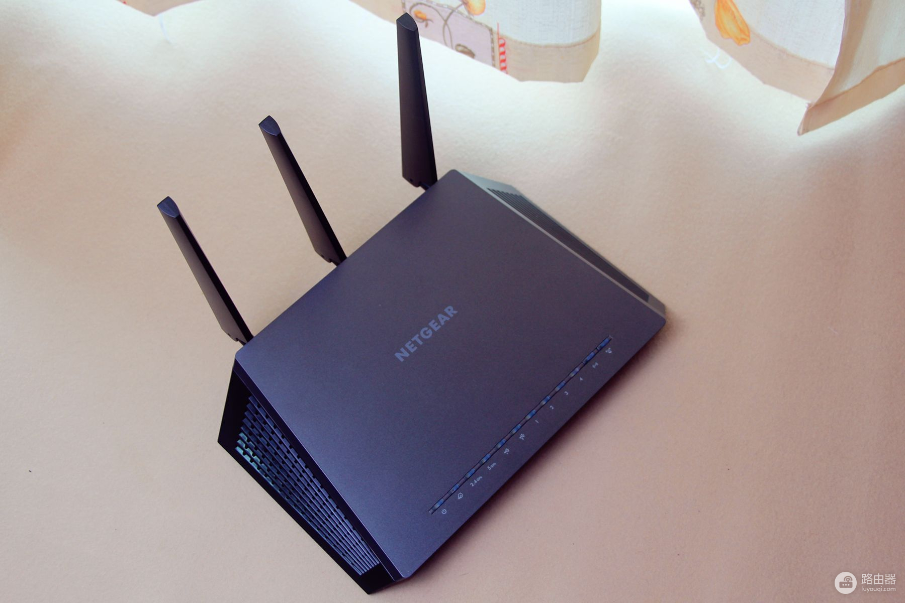 为什么说高端玩家必选这款网件路由器？WiFi信号强度、速度、穿墙、延迟等都是关注重点！