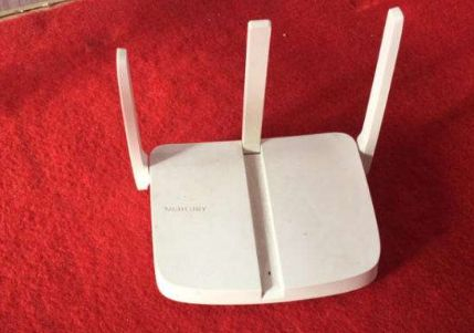 电信路由器光信号显红色什么意思(电信路由器光信号闪红灯)