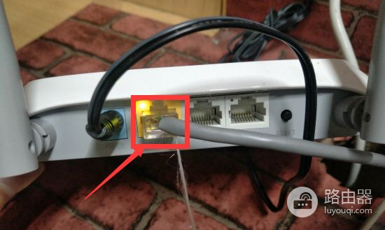 刚买了路由器不知道怎么安装(新买的的无线路由器怎么安装)