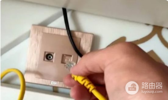 家里只有笔记本电脑怎么自己安装路由器(如何安装路由器以及设置)