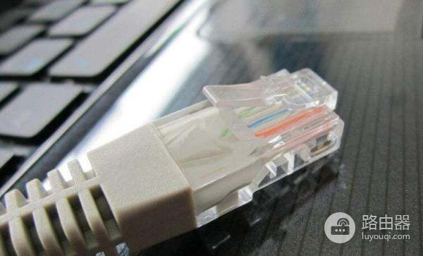 连接路由器的网线的水晶头的接法.(两个wifi相连的网线水晶头该怎么接)