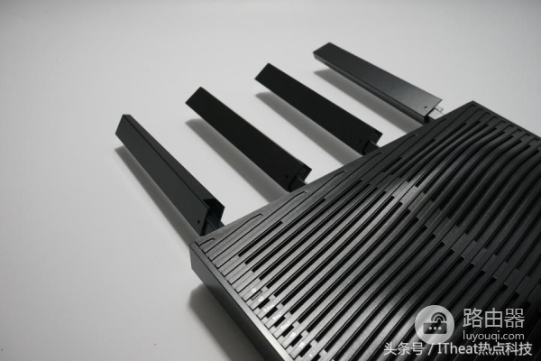 旗舰中的佼佼者——网件夜鹰X8(R8500)路由器开箱及简评