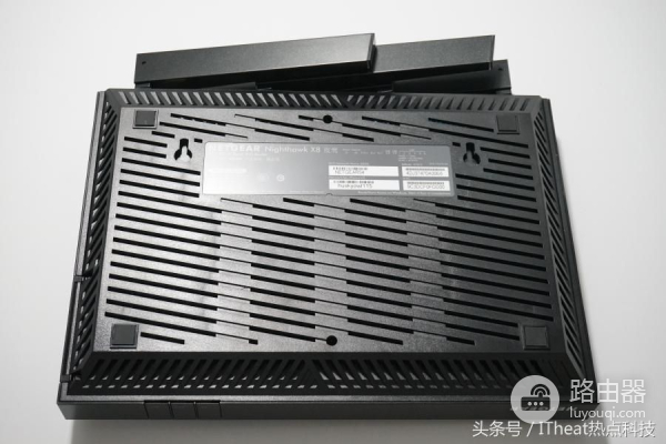 旗舰中的佼佼者——网件夜鹰X8(R8500)路由器开箱及简评