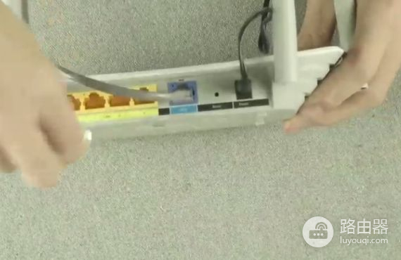 怎么连接腾达有线路由器(路由器怎么插线)