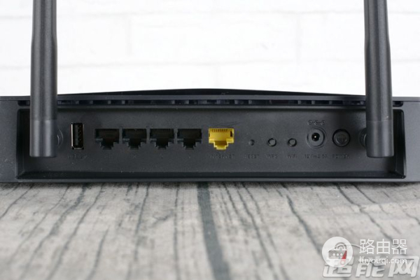 更适合“用户”选择的产品,D-Link DIR-882路由器评测