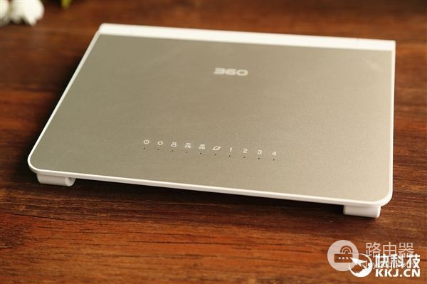 360首款超薄5G路由器图赏:薄如鼠标垫