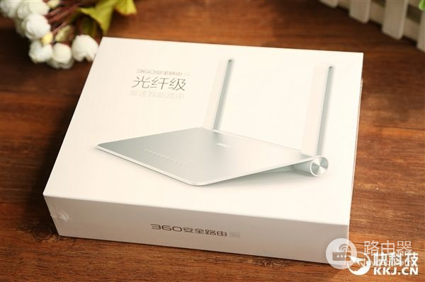 360首款超薄5G路由器图赏:薄如鼠标垫
