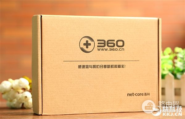 360首款超薄5G路由器图赏:薄如鼠标垫