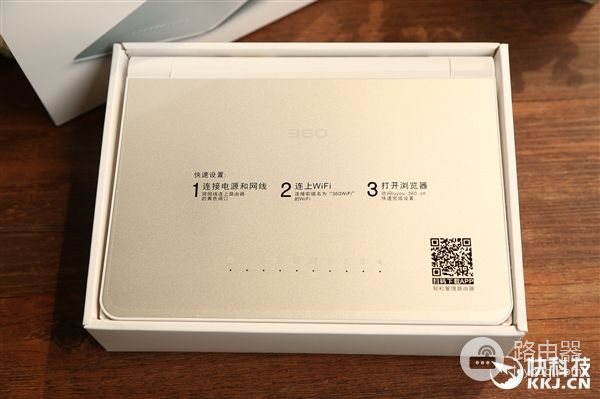 360首款超薄5G路由器图赏:薄如鼠标垫
