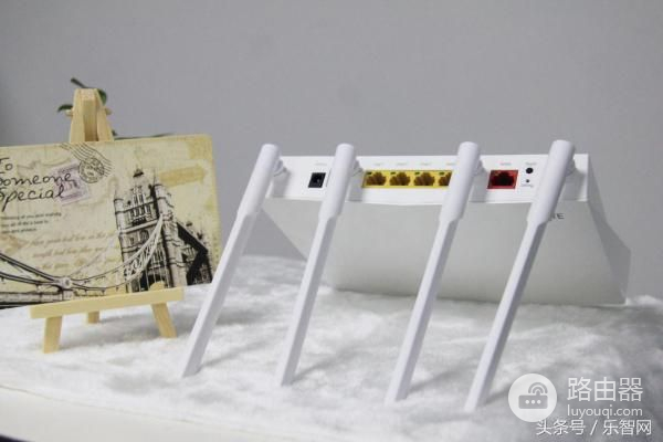 谁是百元路由器之王?中兴E8822更懂你家的光纤宽带