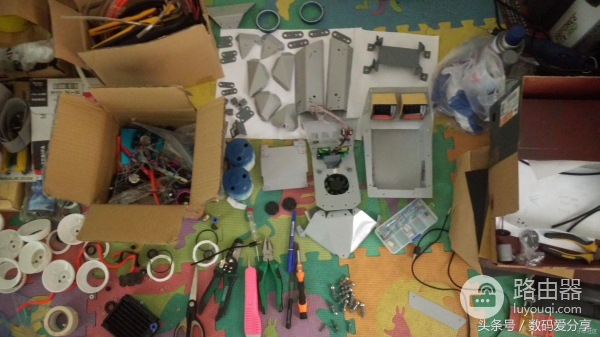 网友爆改小米路由器!水冷系统+霸气外观,雷军看了都喜欢!