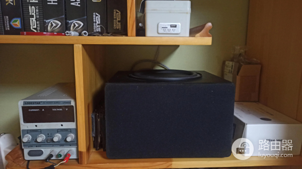 我把路由器装到了低音炮里