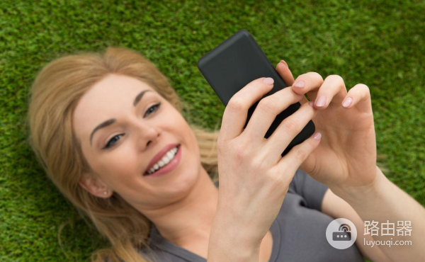 手机怎么设置wifi更快(手机居然可以同时接两个wifi，信号更强更稳网速更快，教你设置)