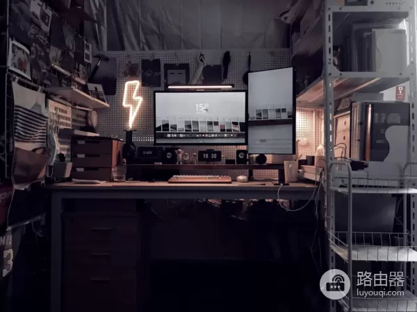 网上大神晒的电脑桌面搭配(网上大神晒的电脑桌面搭配什么)