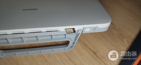 随身携带的路由器插的是什么卡（随身携带的路由器插的卡是什么）