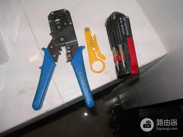 一根网线两个路由器(如何用网线串联两个路由器)