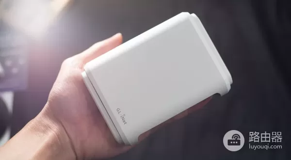 国产芯!迷你OpenWRT神器:SFT1200路由器,可当轻量NAS+热点共享