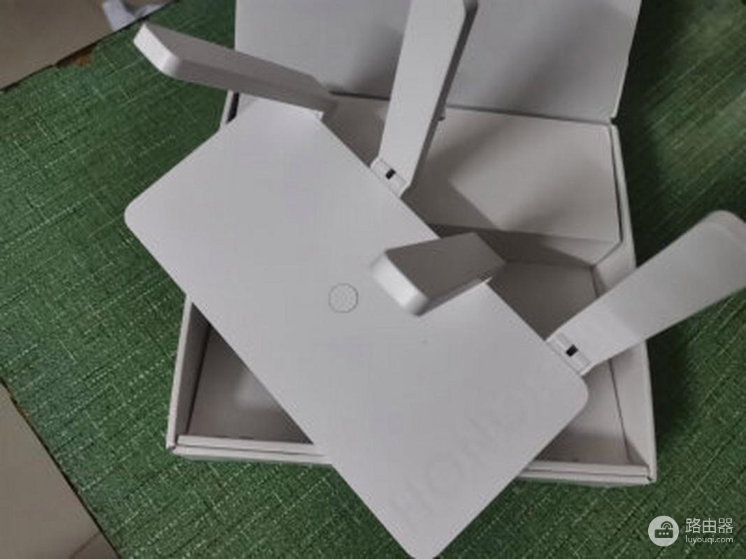 荣耀路由3荣耀路由4哪个好（荣耀路由3荣耀路由4对比详解）