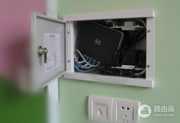 把路由器放在弱电箱里面到底好不好(大路由器如何放弱电箱)