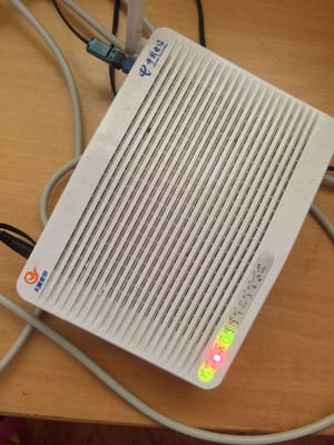 家里wifi光信号闪红灯怎么办(家里wifi光信号闪红灯怎么解决)