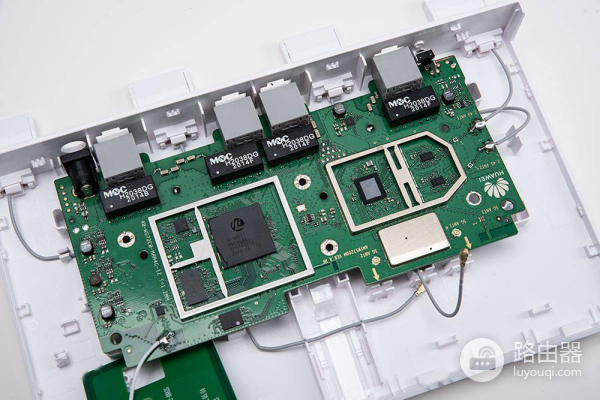 荣耀4路由器拆机教程(荣耀4路由器怎么拆机)