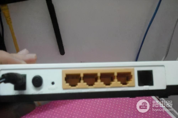 怎么恢复出厂设置wifi密码忘了怎么办(无线路由器怎么恢复出厂设置)