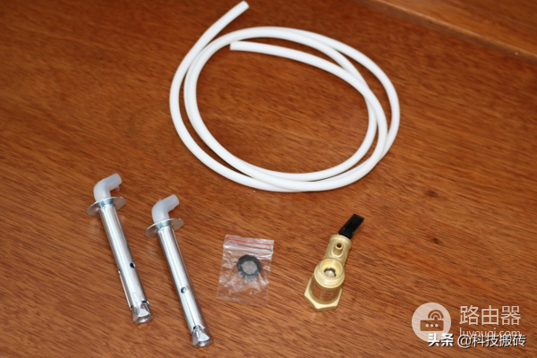 WIFI怎么安装热水器(老房子安装新热水器，华凌电热水器开箱评测)