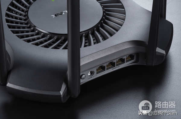 真·八数据流WiFi6路由器