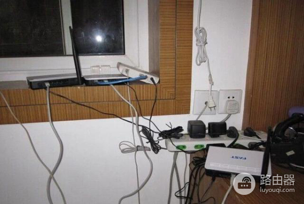 怎么扩展无线路由器信号-如何放大无线路由器信号