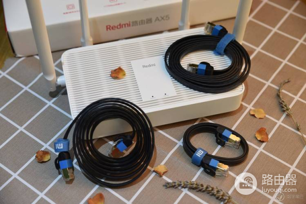 华为TC7102路由器和公开版路由器有什么区别(TC7102路由器和公开版路由器的功能和性能有何异同)