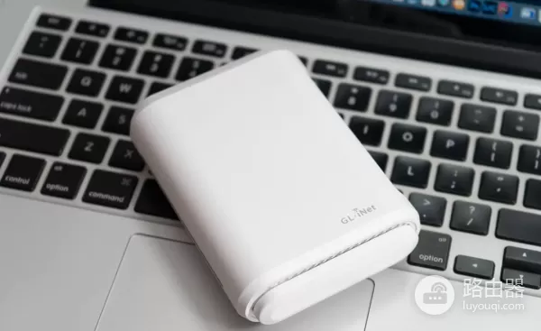 国产芯!迷你OpenWRT神器:SFT1200路由器,可当轻量NAS+热点共享