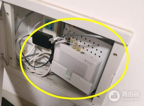 路由器如何放进去-如何在房间装路由器