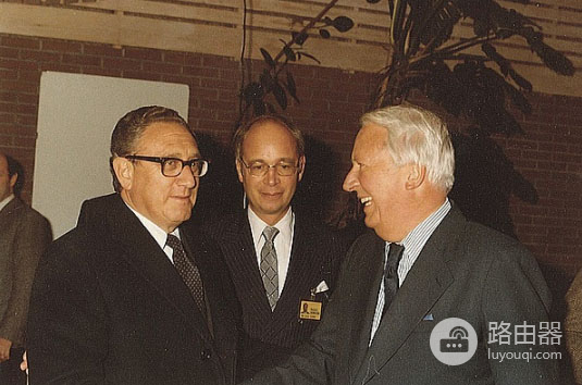 超越股东至上:DAO中的利益相关者资本论