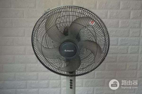 如何快速清洗风扇(如何清洗电脑主机风扇)