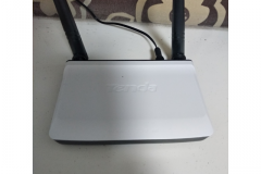 腾达路由器n300没有复位键吗（腾达路由器n300是否有复位键）