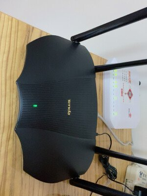 腾达穿墙宝红灯常亮什么问题（腾达穿墙宝红灯常亮是什么原因）