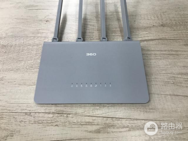 360v2路由器如何拆开外壳（360v2路由器拆开外壳方法）