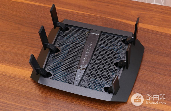 路由器三频和双频有什么区别（路由器三频和双频不同点是什么）