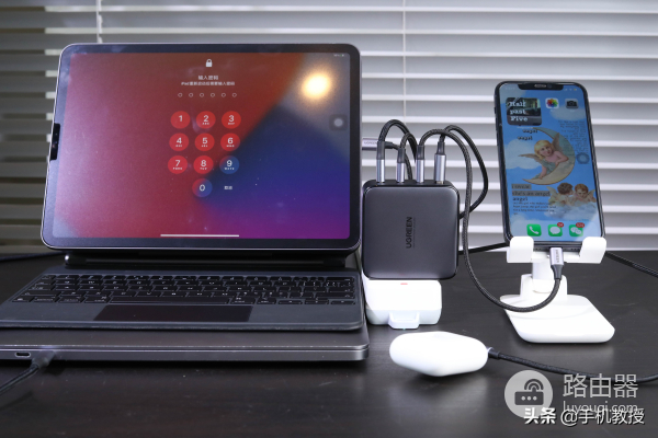 坐高铁总是找不到充电口(高铁上没有充电口?)