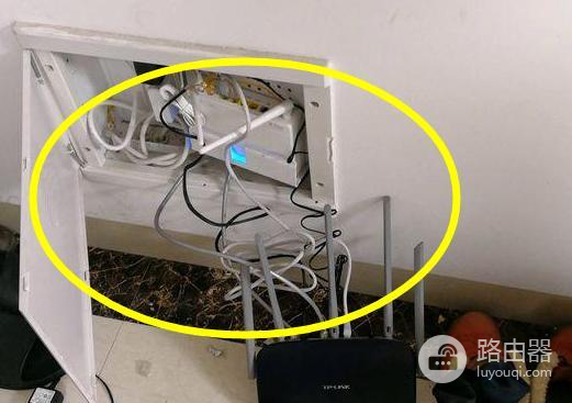 路由器如何放进去-如何在房间装路由器