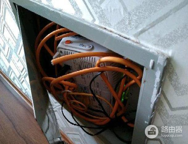 路由器如何放进去-如何在房间装路由器