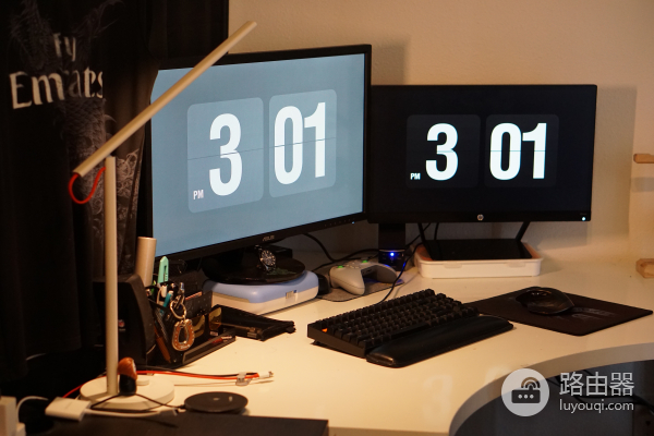 桌搭研究 | 程序员最爱的4种双屏搭配方案